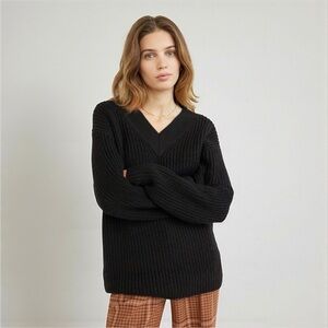 Aritzia Wilfred Black Belize V-Neck Merino Wool Sweater